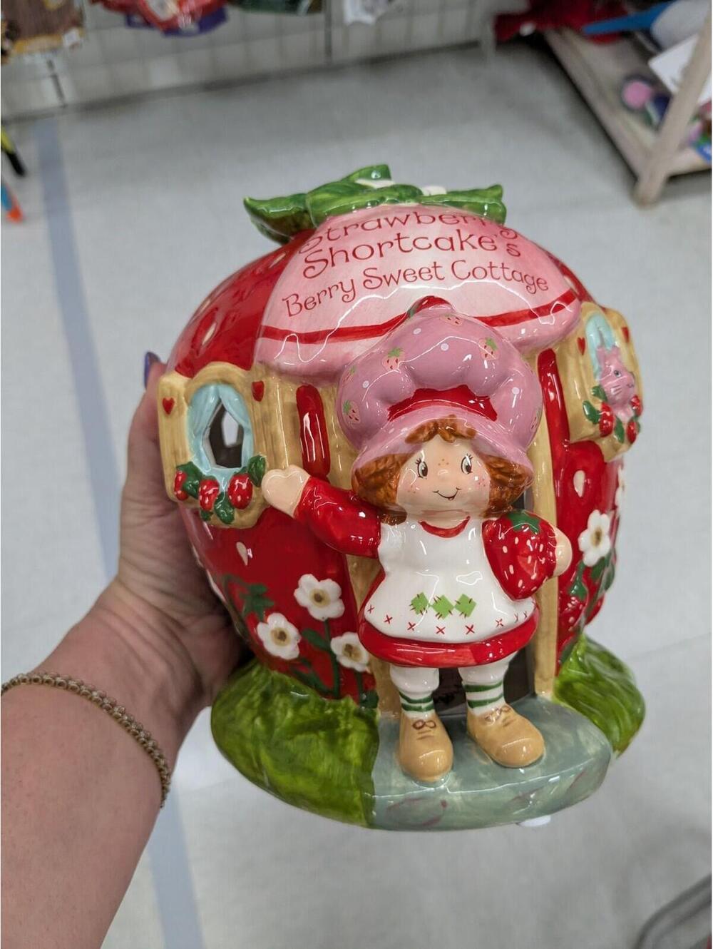 Blue Sky Clayworks Strawberry Shortcake Berry Sweet Cottage Candle House 25526